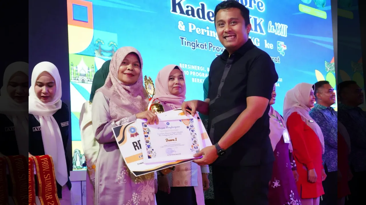 Sulaman Kapalo Samek Antar Dasawisma Messra 6 Situmbuak Sabet Juara I Sumbar dan Raih Gelar Duta Dasawisma